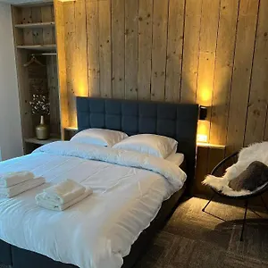 Grote In Centrum Met Badkamer ! Frühstückspension Brügge